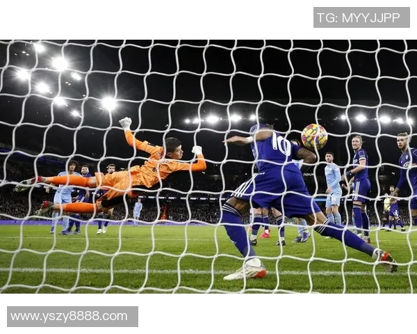 足球场上的传奇球星：漫画展现足坛巨星风采与精彩瞬间