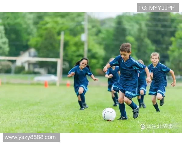 足球巨星日常训练瞬间壁纸展示展现运动激情与竞技魅力